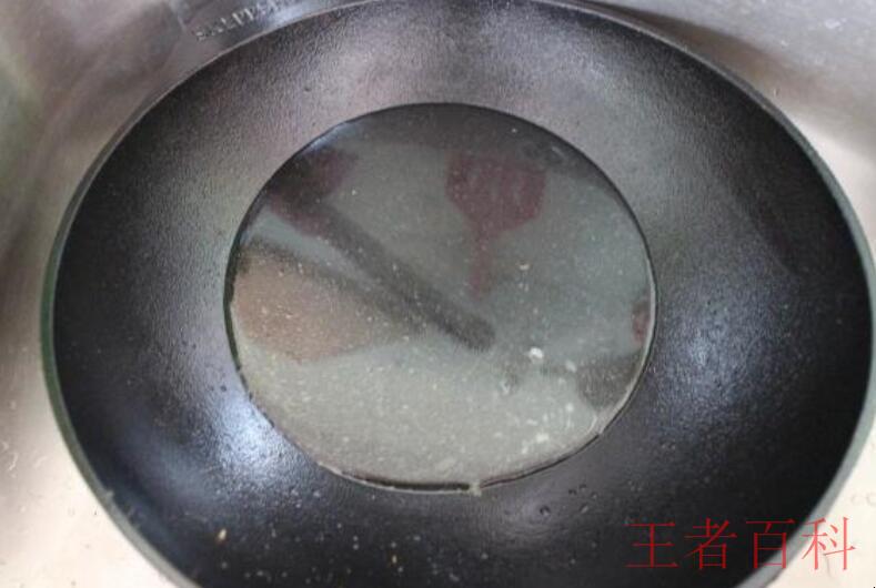 铸铁锅的正确开锅方法是什么