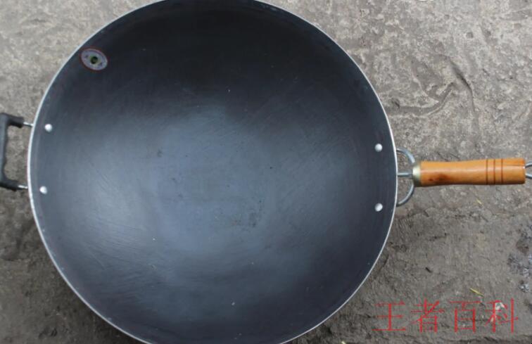 铁锅每次擦都有黑色有毒吗