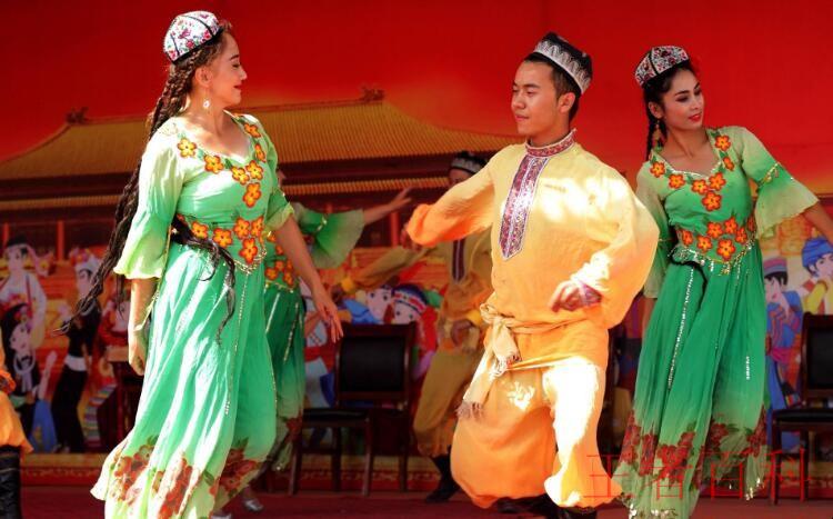 维吾尔族古尔邦节习俗是什么