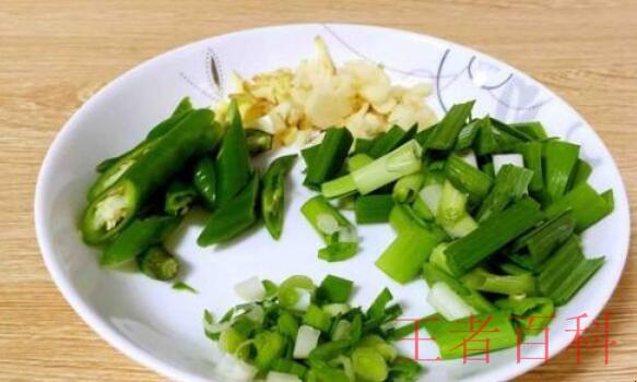 韭菜花炒肉的流程是什么
