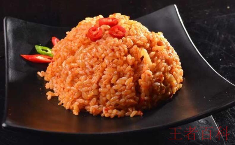 辣白菜炒米饭的做法是什么