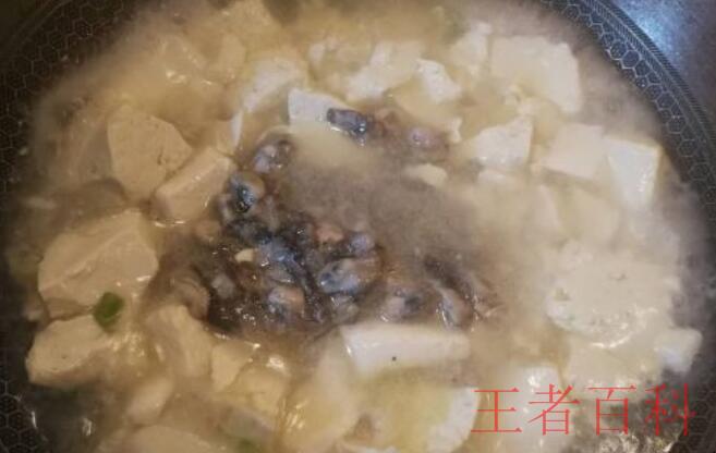 海蛎子肉炖豆腐的步骤是什么