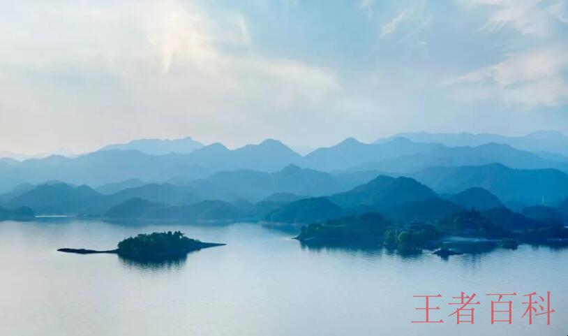 《题龙阳县青草湖》表达了什么情感