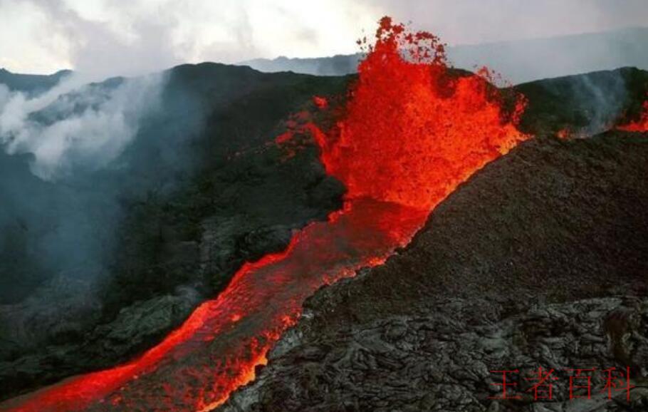 火山形成的大致原因是什么